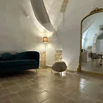 Arquati Luxury オストゥーニ